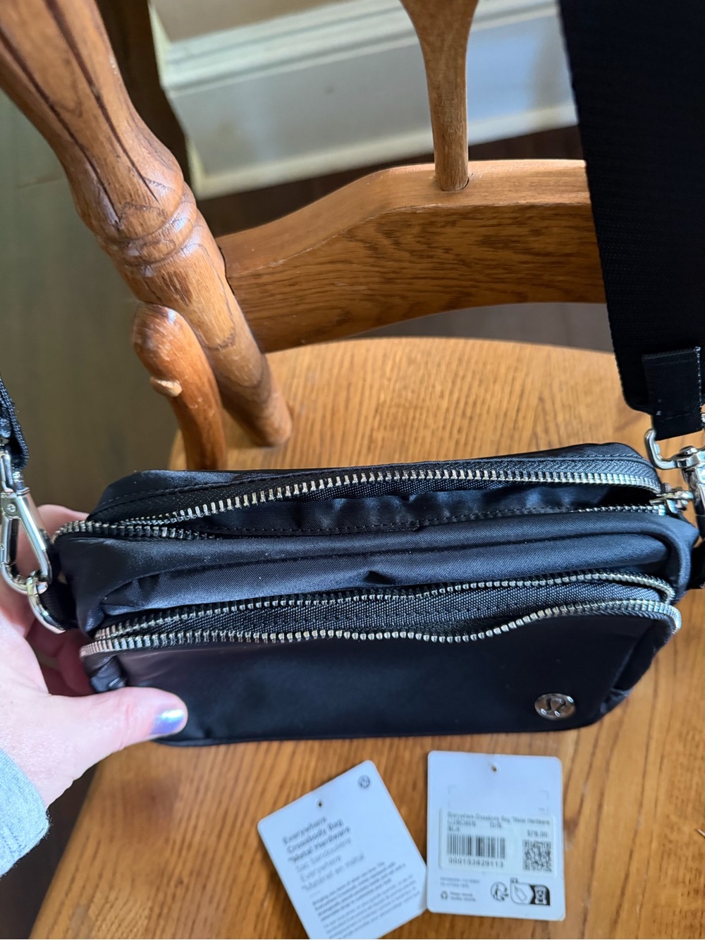 lululemon Everywhere Crossbody Bag Metal Hardware - Picture 3 of 3
